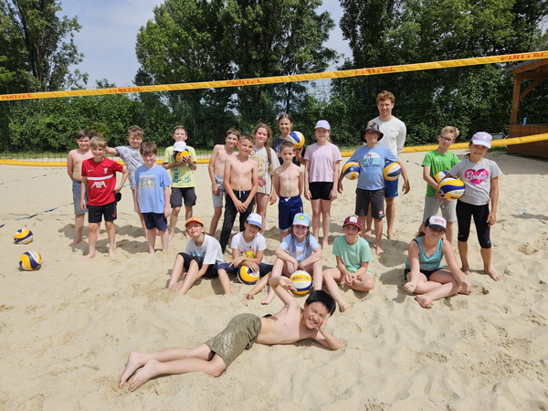 4d Beachvolleyball 2024.jpg
